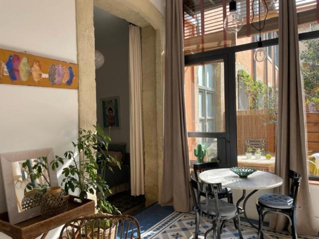 Un Oasis Au Coeur De La Vieille Ville, Classe 4 Etoiles Montpellier Dış mekan fotoğraf